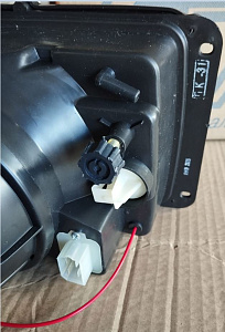 Фара ЕВРО  в сборе (гладкое стекло) (АВТО-УНИВЕРСАЛ XXI ВЕК) с ДХО