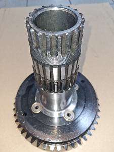 Обойма диффер. разд. коробки Z=44 зуб. с сателит.