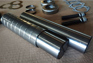 Шкворень 53205 полный сбор (шкворень,втулки,подшипник,шайбы) на одну ось